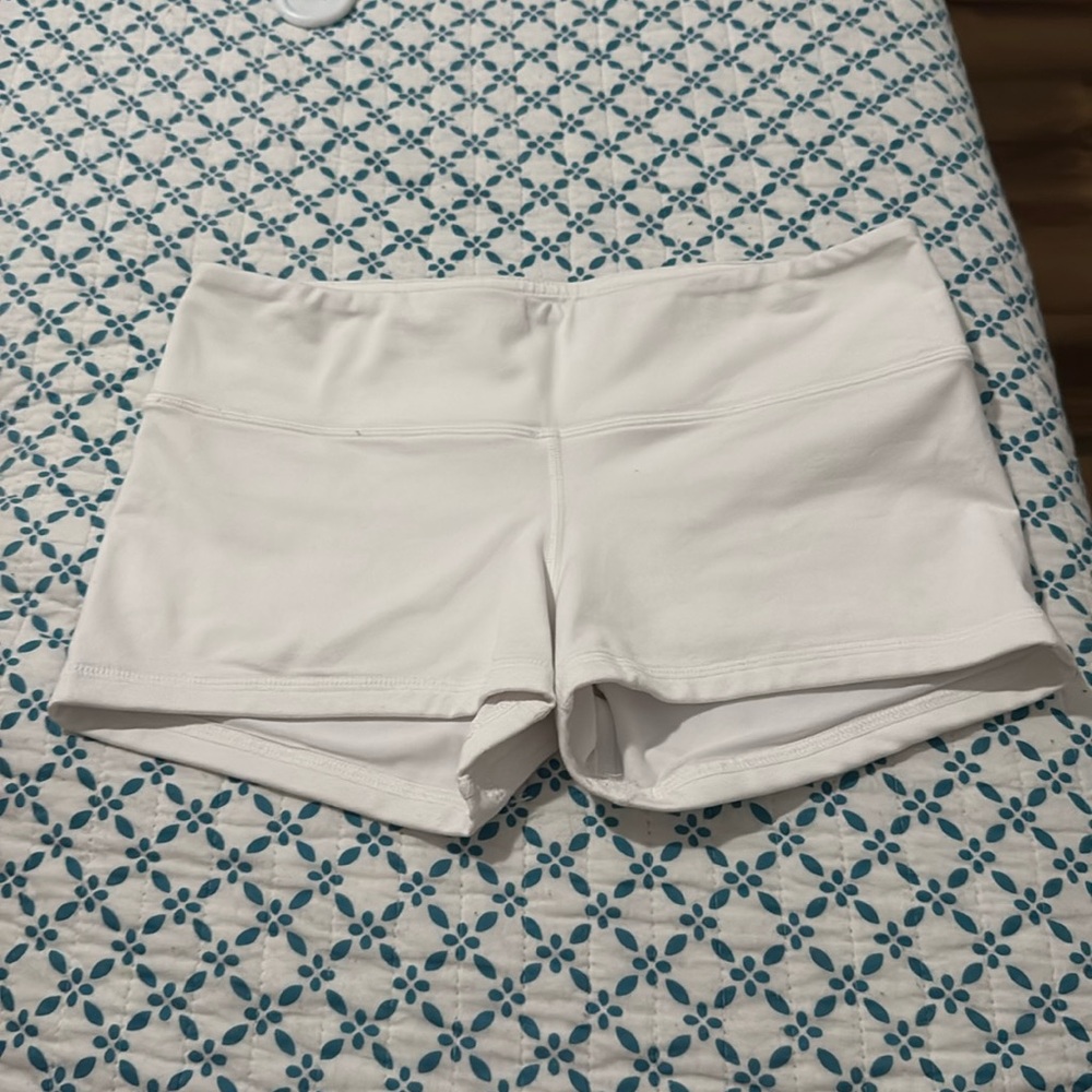 FLEO shorts used once